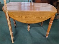 Wooden Dining Table w/ 8 Leaves