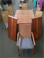 Dining Room Table with 6 Chairs and 2 leaves