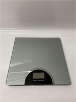 BATTERY POWERED GLASS SCALE