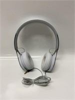 BEATS EP SOUND ISOLATING HEADPHONES