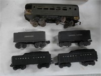 5 LIONEL TRAINS