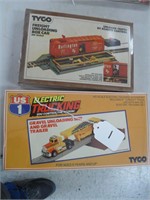 2 TYCO TRAIN ACCESSORIES