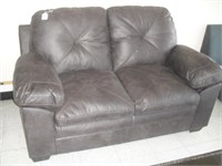 UPHOLSTERED LOVE SEAT