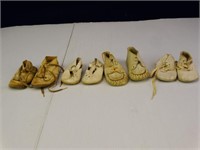 (4) Pairs of Vintage 1950's / 1960's Baby Shoes
