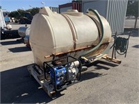 600 Gallon Water Tank w/ Gas Powered Pump