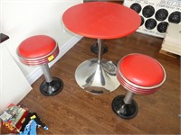 Nice Ice cream Table with 3 Stools