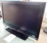 Westinghouse 42" Flat Screen TV With Remote