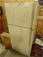 Kitchen Aid refrigerator (WORKS - needs cleaning)