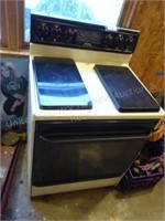 Frigidaire self-cleaning electric oven