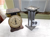 4 CANDLE MOLD & KITCHEN SCALE