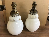 2 Gas Lamps With Shades