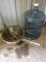 Deep Fryer Pan, Water Jug
