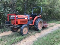 Kubota L2500 Tractor (Only 366 Hrs)