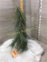 15 INCH TALL MINI CHRISTMAS TREE WITH WHITE TREE S