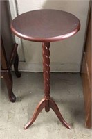 Mahogany Finish Display Stand with Twisted Base