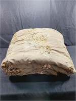 Full/Queen Comforter Used