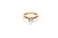 GOLD & DIAMOND SOLITAIRE ENGAGEMENT RING, 7g