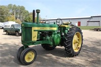 John Deere 620 Gas Tractor