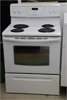 FRIGIDAIRE GALLERY SELF CLEANING STOVE WITH