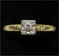 14K Yellow gold round brilliant cut diamond