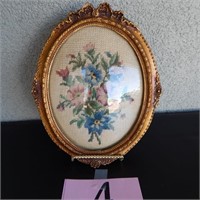 CONVEX GLASS NEEDLEPOINT OVAL FRAME 8 X 10