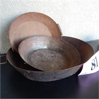 3 OLD METAL PANS 15", 9" & 10"