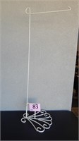 METAL OUTDOOR FLAG STAND 40"