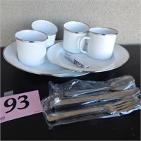 METAL PICNIC SET WITH CUPS & FLATWARE