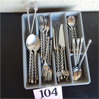 40PC FLATWARE SET BY GIBSON