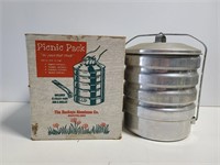 Vintage Picnic Pack with box