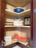 Contents of Cabinet Pyrex, Mixing Bowls & More