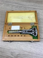 GLASS CUTTER IN WOOD CASE