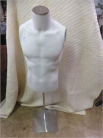 GENT'S MANNEQUIN ON STAND 47"T
