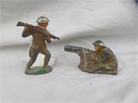 2PC VINTAGE METAL MILITARY SOLDIER TOYS 3"T