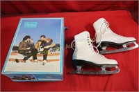 Vintage Ladies Figure Ice Skates Size 7 w/ Box
