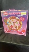 Bum Noms snackables pizza kit