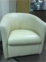 Natuzzi Contemporary Leather Chair Swivel