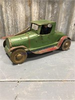 Green/red tin friction truck, 10"L