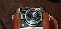 Voighander automatic camera with case