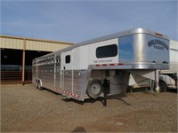 2016 Bloomer Gooseneck Horse Trailer