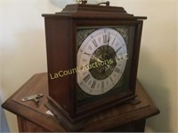 chiming cuckoo mantle desk clock