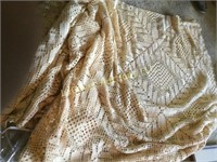 74" x 96" lace bedspread or table cloth