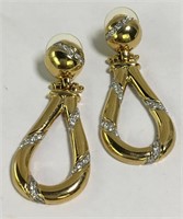 Pair Of Dangle Earrings With Clear Stones