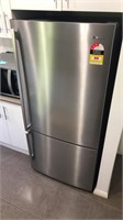 Westinghouse 529L Fridge/Freezer