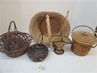lot of a variety of wicker baskets