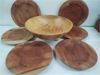 Vintage wood serving bowl and 6 plates