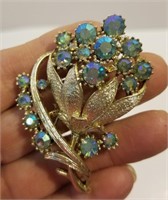 Lovely vtg blue flower bouquet rhinestone brooch