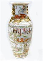Grand Porcelain Rose Canton Chinese temple jar