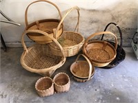 7 Pcs Assortment of Straw Baskets