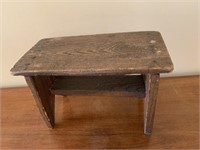 SMALL PRIMITIVE WOOD BENCH/STOOL